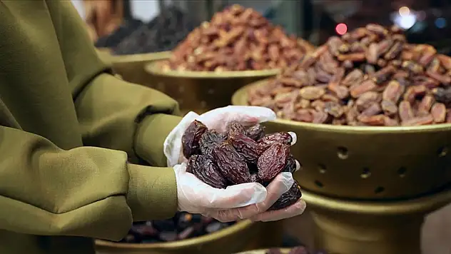 Ramazan sofralarının masum tatlısı hurma ne kadar yenmeli?