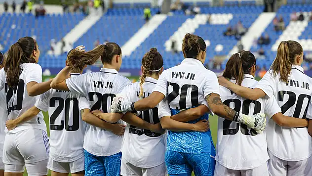 Real Madrid'den, Vinicius Jr.'a destek