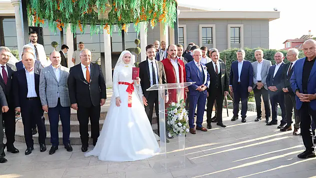 Rektör Zorlu oğlunu evlendirdi