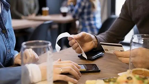 Restoranlarda yeni dönem: Servis ücreti, masa ücreti tarihe karışıyor!