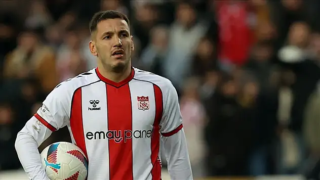 Rey Manaj Bombası! Süper Lig ekibi resmi görüşmelere başlıyor