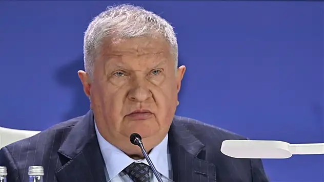 Rosneft CEO'su Seçin: 'ABD, Doların Konumunu Baltalıyor'