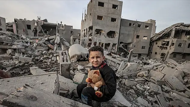 Sabahtan bu yana Gazze Şeridi'ne düzenlenen saldırılarda en az 45 Filistinli daha hayatını kaybetti