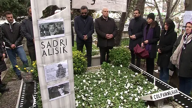 Sadri Alışık 98'inci doğum gününde mezarı başında anıldı