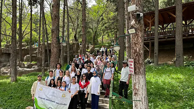 Sağlıklı yaşam için doğada yürüdüler