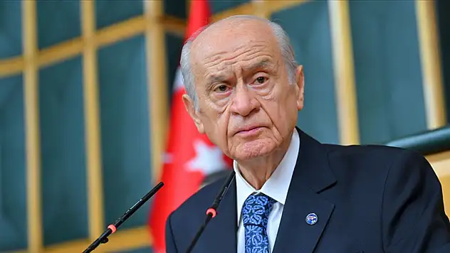 Salon ayakta alkışladı! Bahçeli'nin imralı resti gündemi yaktı: İmralı'ya gitmem gerekiyorsa giderim