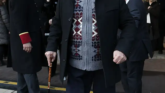 Sanatçı Nuri Sesigüzel hayatını kaybetti