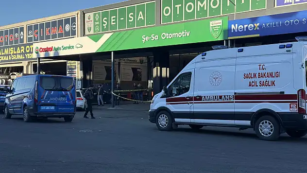 Sanayi sitesinde alacak-verecek kavgası hastanede bitti! 4 yaralı