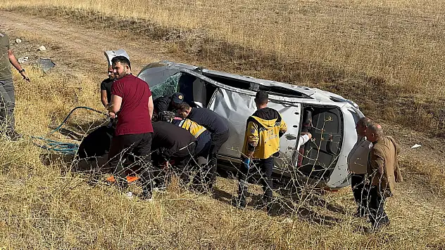 Şarampole yuvarlanan araçta bulunan 4 kişi yaralandı!