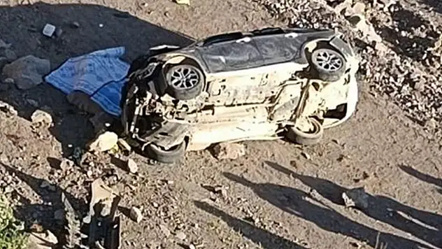 Şarampole yuvarlanan otomobil bir aileye mezar oldu!