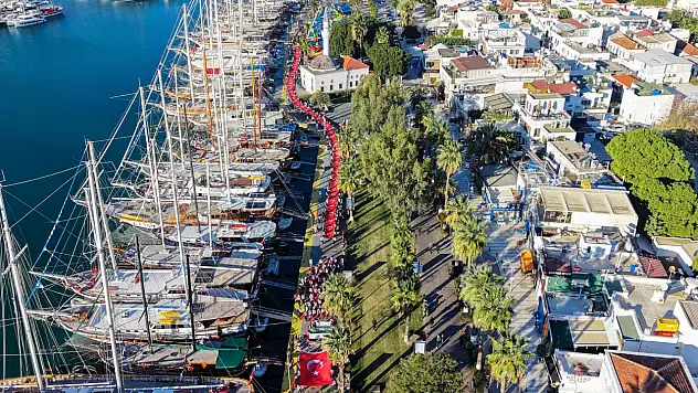 Sarıkamış şehitleri 120 metrelik ay yıldızlı bayrakla anıldı