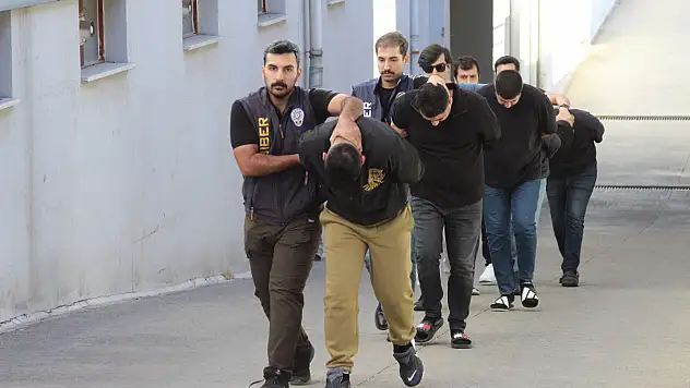 'Sazan sarmalı' Konya'ya uzandı: Polis düğmeye bastı!