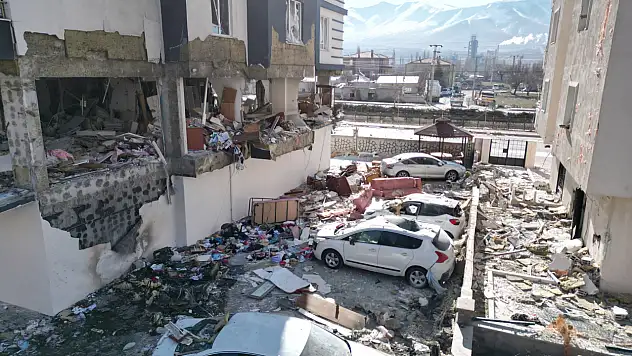 Selçuk Mahallesindeki patlamanın boyutu gün ağarınca ortaya çıktı