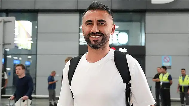 Selçuk Şahin Eyüpspor ile 3 yıllık sözleşmeye imza attı