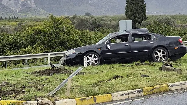 Selçuk'ta yağmurda kayganlaşan yol zincirleme kazaya neden oldu