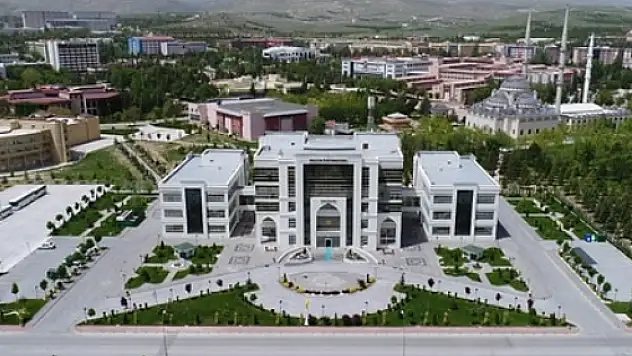 Selçuk Üniversitesi'ndeki lağım iddialarını rektörlük yalanladı: 'Derslere ara verilmesi söz konusu değildir'