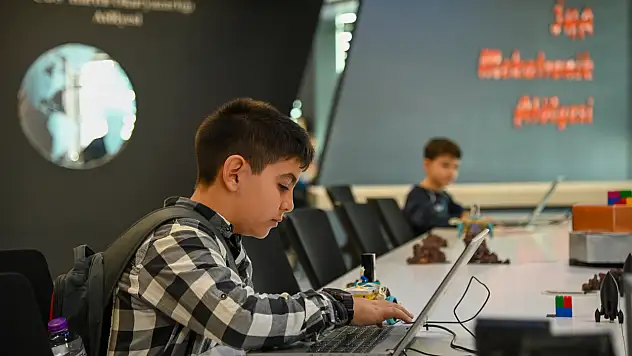 Selçuklu'da ara tatil dolu dolu geçti: Çocuklar uzay ve havacılık atölyelerinde buluştu