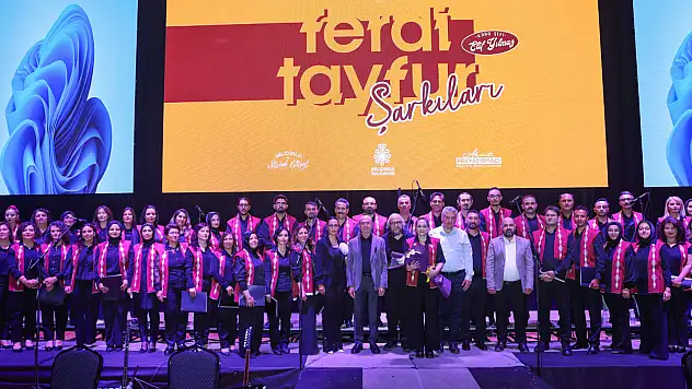 Selçuklu'da arabesk rüzgarı: Ferdi Tayfur şarkıları hep bir ağızdan söylendi