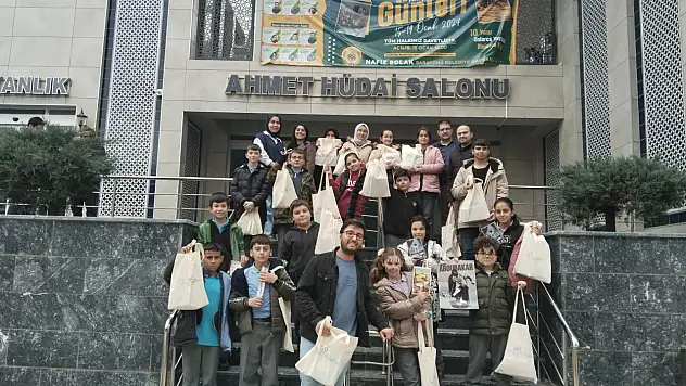 Sevgi Melekleri Derneği, kitap günlerinde binlerce çocuğa ulaştı