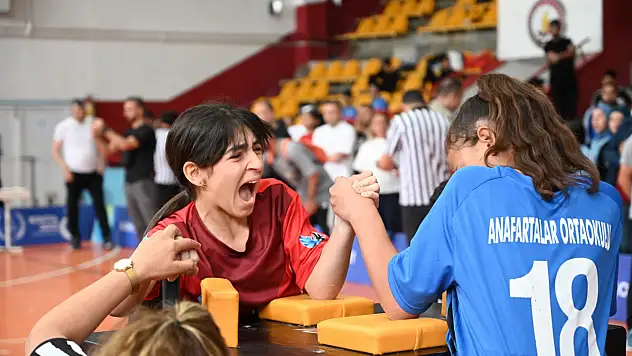 Seydişehir'de yıldızlar bilek güreşi heyecanı başladı