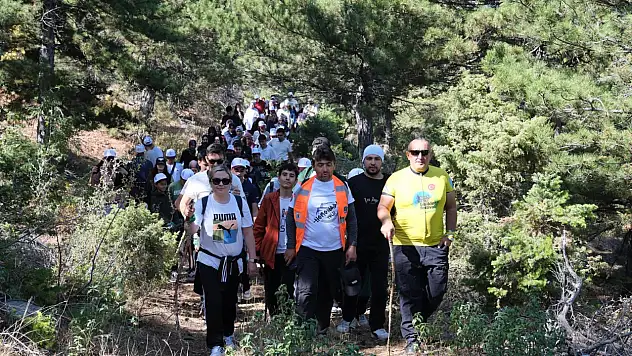 Seydişehir'in ilk profesyonel trekking rotası öğrencilerle tanıtıldı