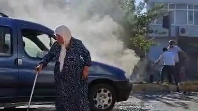 Seyir halindeki araç alev aldı: yaşlı kadın son anda kurtuldu!