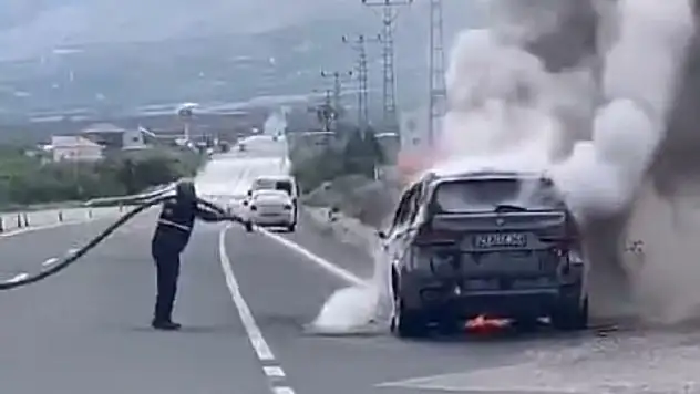 Seyir halindeyken yanan araç küle döndü