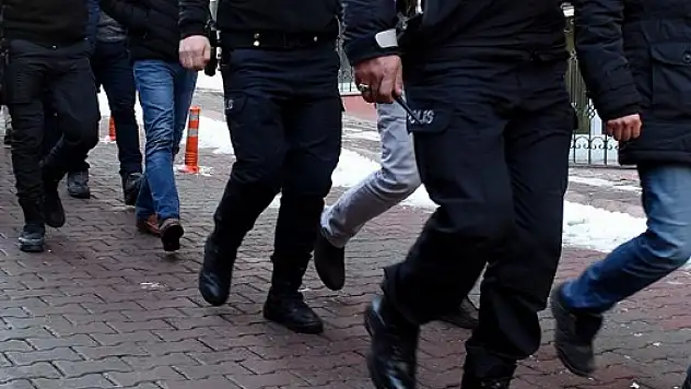 Sınav sorularında usulsüzlük yaptığı iddiasıyla 14 kişi gözaltına alındı!