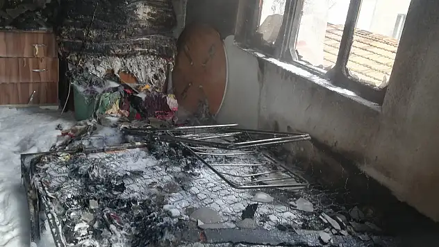 Sobadan çıkan yangın tüm evi sardı: Evde maddi hasar oluştu!