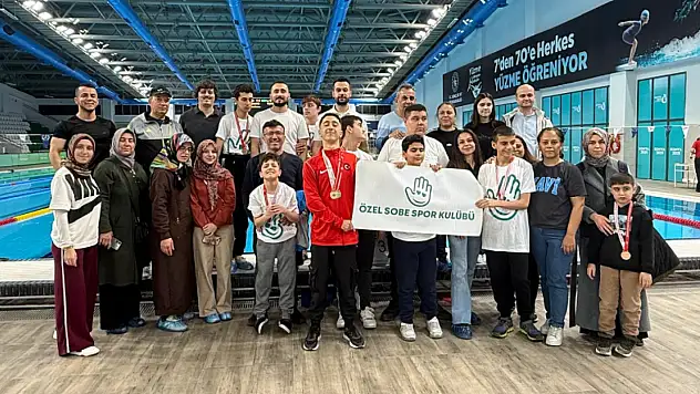 SOBE yüzme takımından tarihi başarı: Konya'nın gururu oldular!