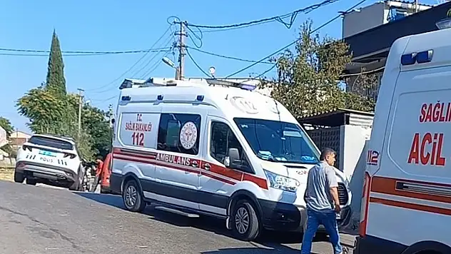 Sokak ortasında dehşet: Motosikletli saldırgan baba ve 17 yaşındaki oğlunu vurdu