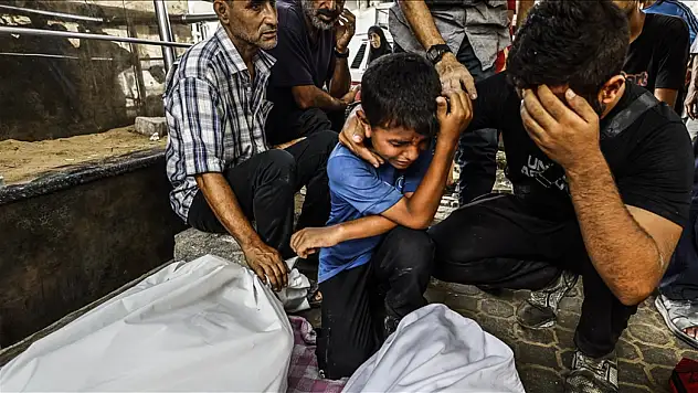 Son 24 saatte 3'ü çocuk 13 kişi daha açlıktan hayatını kaybetti