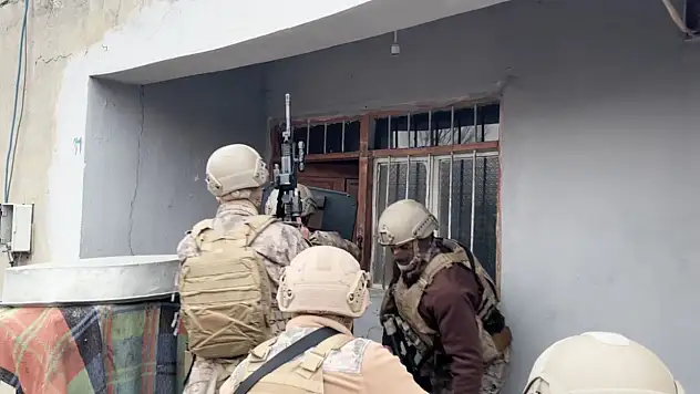 Sosyal medya paylaşımları mercek altına alındı: Polis düğmeye bastı!