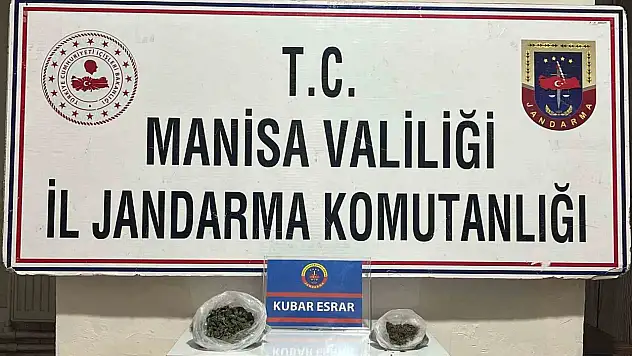 Şüphe üzerinde durdurulan araçta 102 gram kubar esrar çıktı
