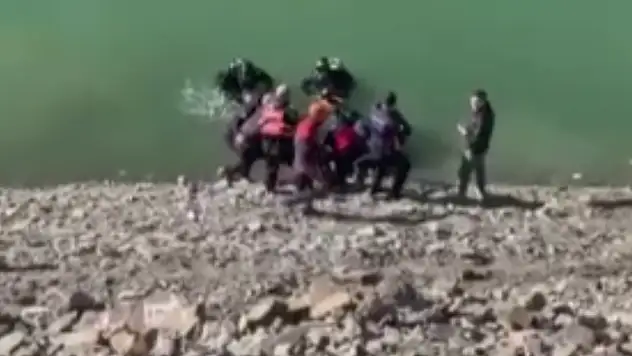 Sürücü kontrolü kaybetti: Araç baraja uçtu! 2 kişi hayatını kaybetti