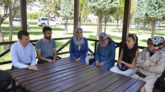 Talasemi hastalığıyla mücadeleyi kurduğu dernekle sürdürüyor