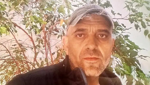 Tamir etmeye çalıştığı asansör üzerine düştü