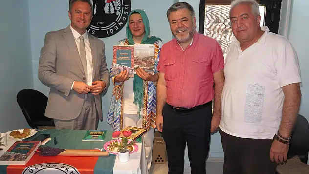 Tarihçi Ercan Arslan selçukya 'da okurlarıyla buluştu