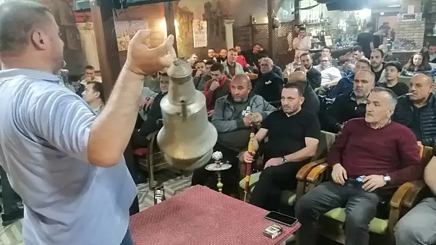 Tarihi Mengüç Caddesinde mezat keyfi