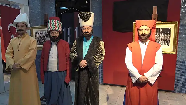 Tarihi polis kıyafetleri sergisi ilgi odağı oldu