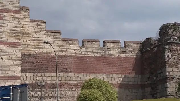 Tarihi surlarda ikinci cinayet önlendi! Vahşet planı bozuldu