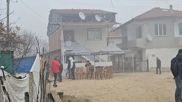 Tartıştığı arkadaşını evinin önünde vurdu