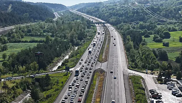 Yola çıkanlar dikkat! Trafikte bekleme süresi uzuyor