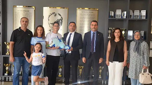 TEDEM Koleji'nden Kayra Berk Gülşen, LGS Türkiye Birincisi oldu