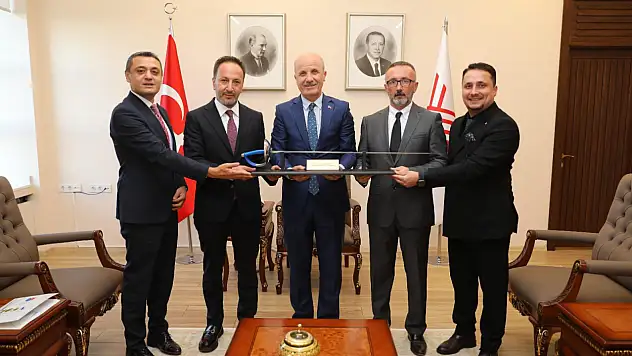 TEF heyeti YÖK başkanını ziyaret etti: Milli sporcuların dual kariyeri masada