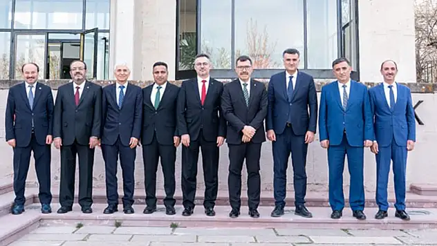 Teknik üniversiteler bilim konusunda bir araya geldi!