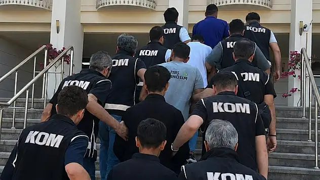 Telefonla tehdit edip korku salıyorlardı: Ekipleri operasyonla çökertti!