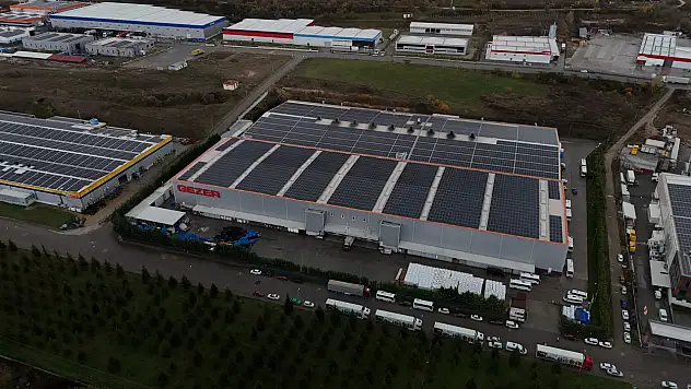 Terlik fabrikasında kriz! Maaşlarını alamayan işçiler Gezer Fabrikası'nda üretimi durdurdu