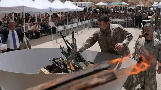  Terör örgütü PKK silah bırakmasından ilk görüntü geldi.