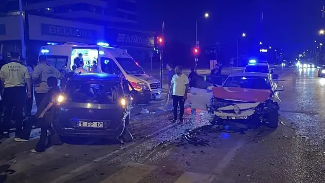Ters yöne giren otomobil dehşet saçtı: 7 yaralı